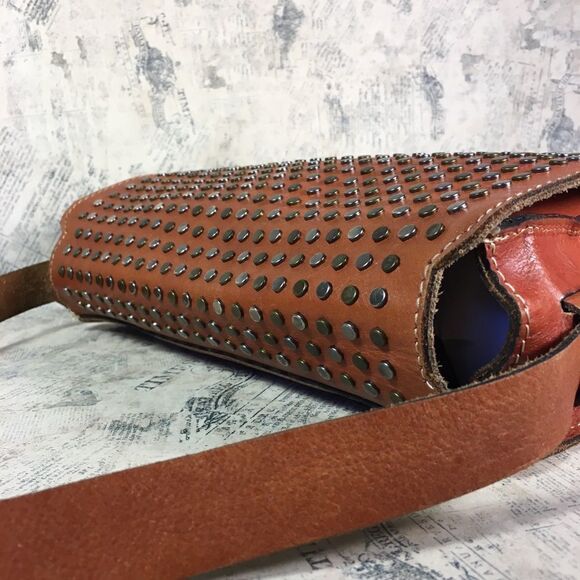PATRICIA NASH ITALIAN LEATHER STUDDED SADDLE BAG - Picture 6 of 15